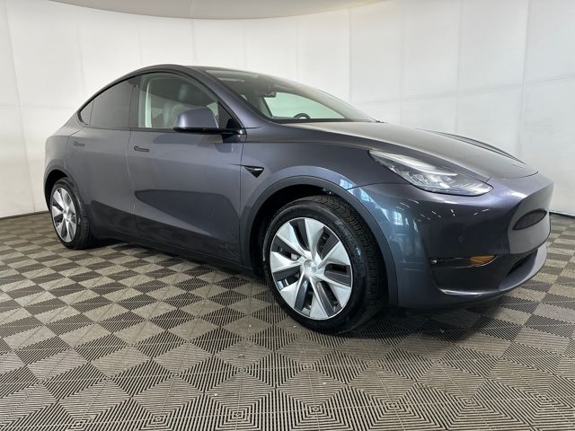 Used 2021 Tesla Model Y Long Range with VIN 5YJYGDEE3MF160567 for sale in Akron, OH