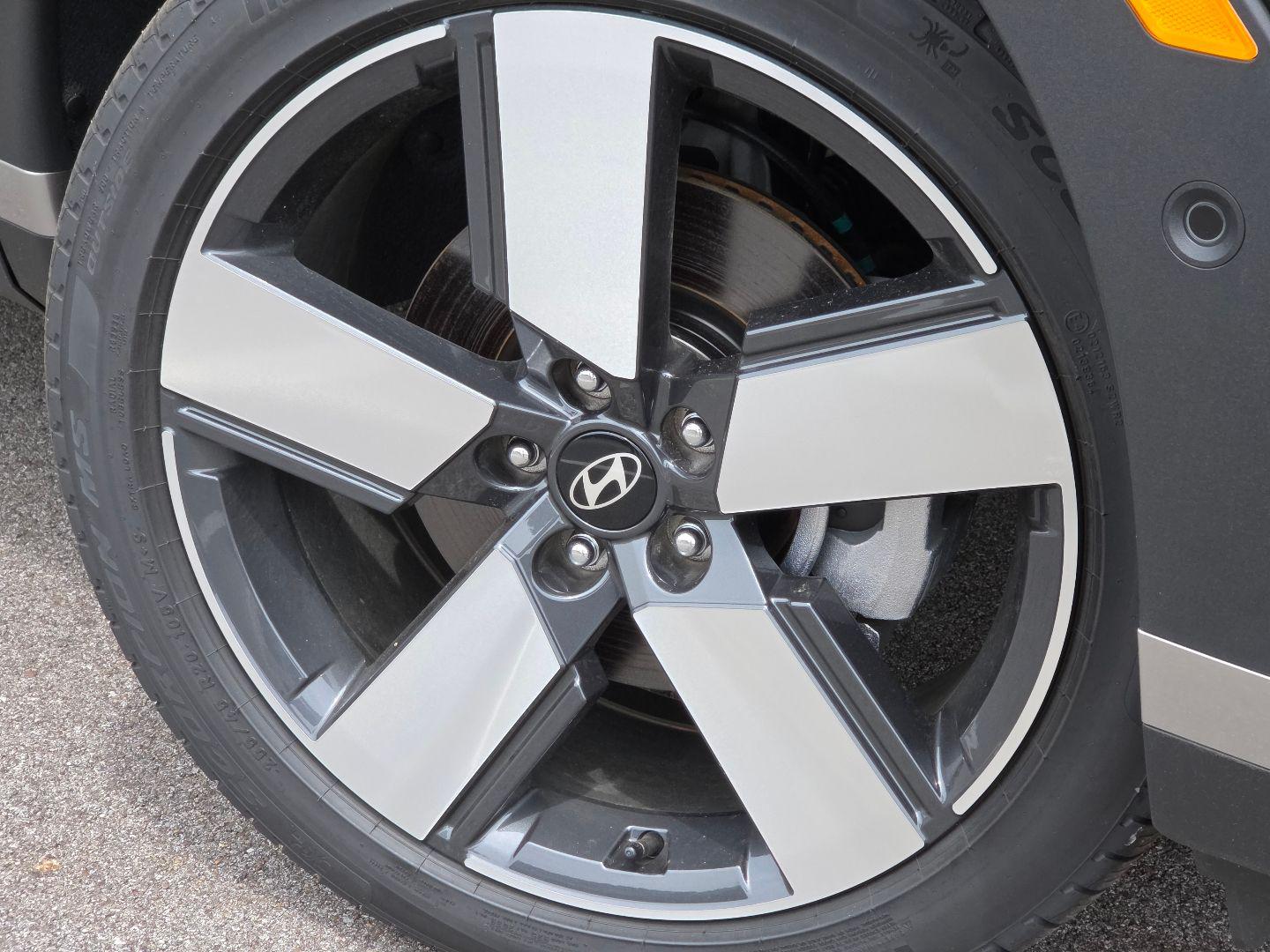 2026 Hyundai Santa Fe Limited - Photo 16