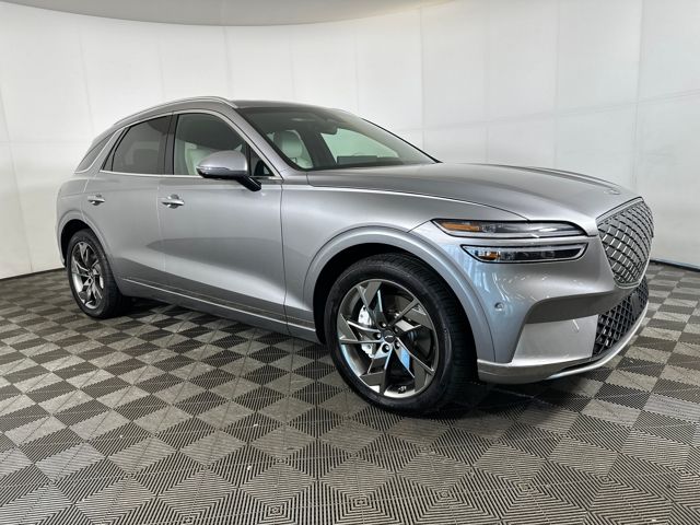 Used 2024 GENESIS GV70 Advanced with VIN 5NMMCET18RH002232 for sale in Akron, OH