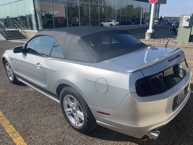 2014 Ford Mustang V6 Convertible photo 2