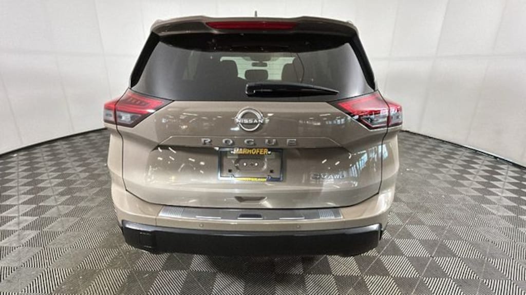 Used 2024 Nissan Rogue SV SUV