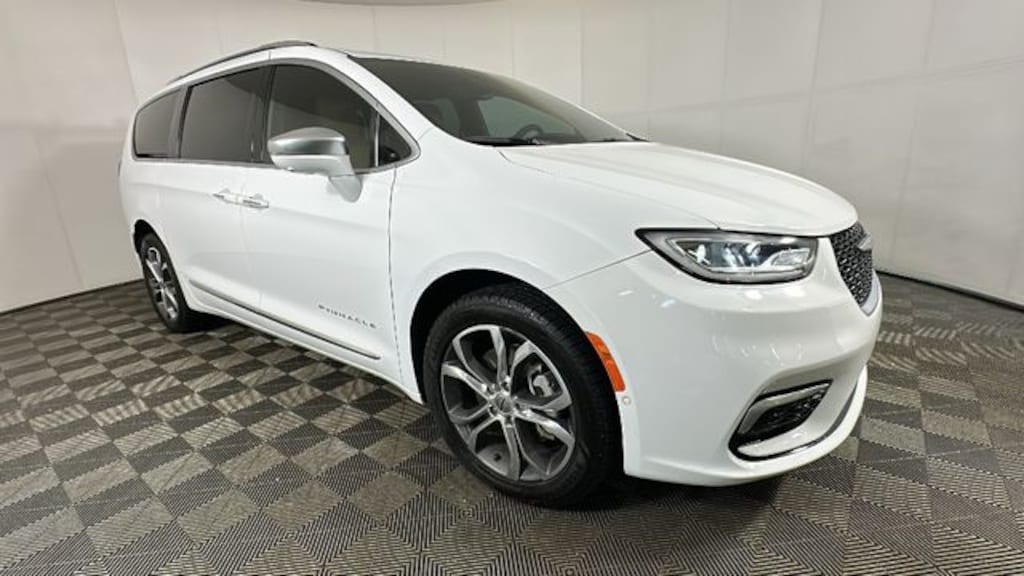 Used 2022 Chrysler Pacifica Pinnacle Minivan/Van
