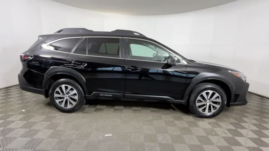 Used 2023 Subaru Outback Premium SUV