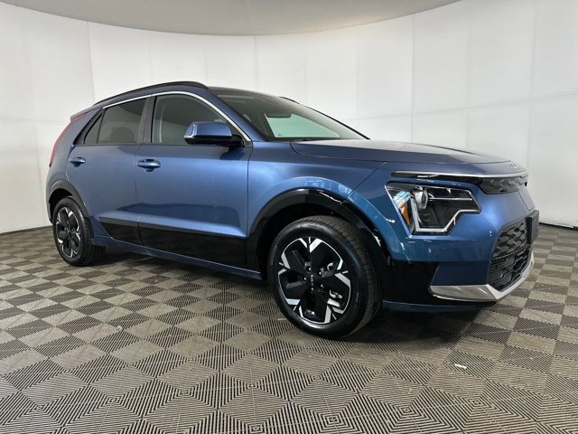 Used 2025 Kia Niro Wind with VIN KNDCR3L12S5136998 for sale in Akron, OH