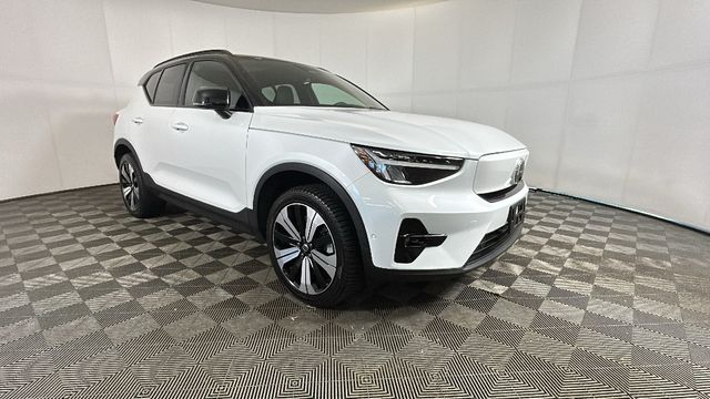 Used 2023 Volvo XC40 Plus with VIN YV4ED3UL4P2960594 for sale in Akron, OH