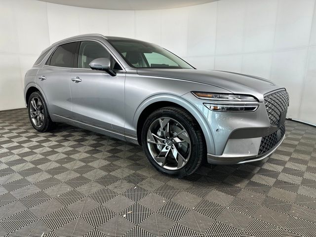 Used 2023 GENESIS GV70 Advanced with VIN 5NMMCET11PH000688 for sale in Akron, OH