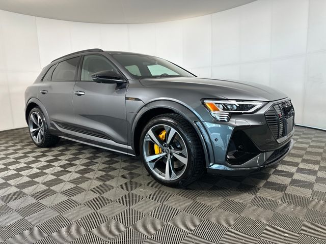 Used 2022 Audi e-tron S Premium Plus with VIN WA1ACBGE9NB040530 for sale in Akron, OH