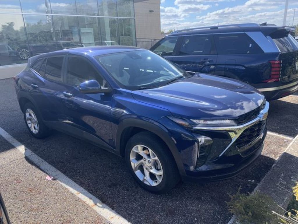 Used 2024 Chevrolet Trax LS SUV