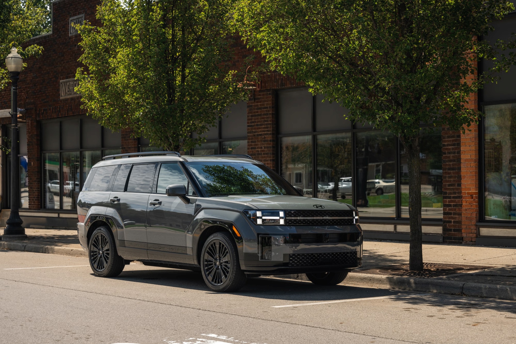 Is the 2027 Hyundai Santa Fe Hybrid Practical for Long Highway Trips?