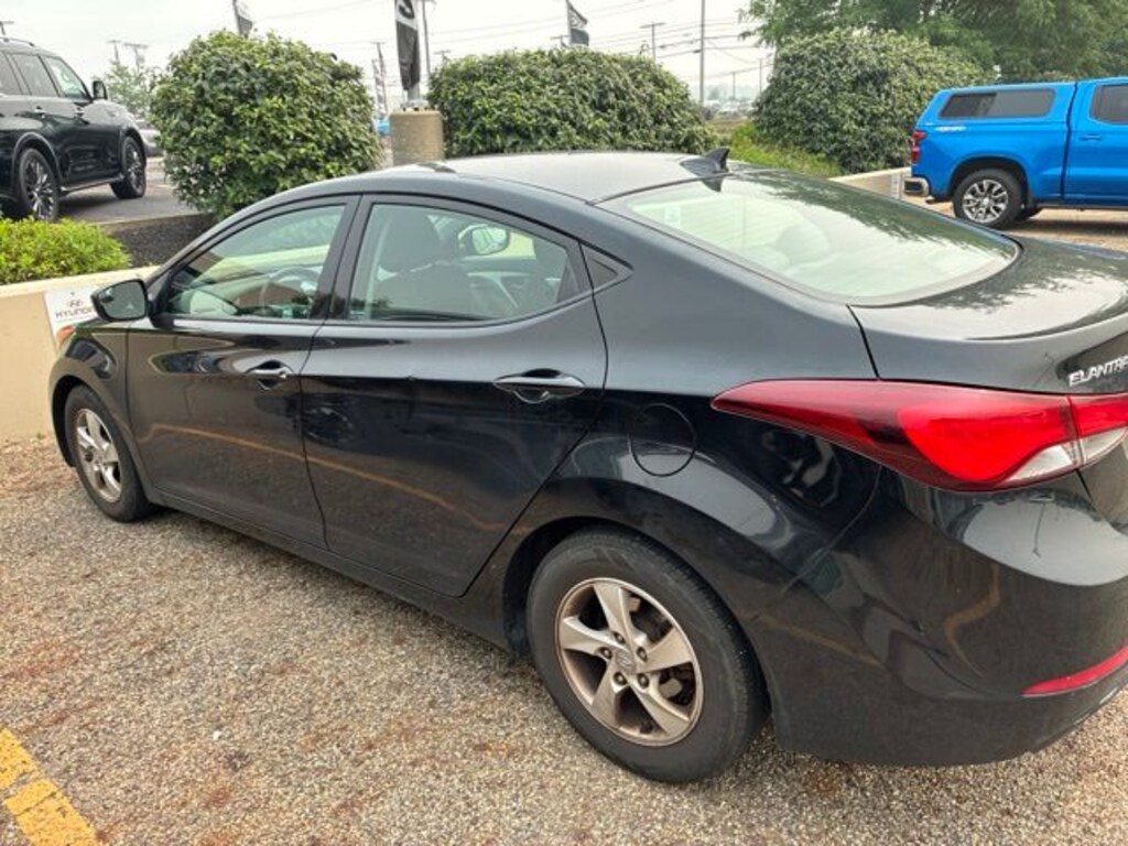 Used 2014 Hyundai Elantra SE Sedan