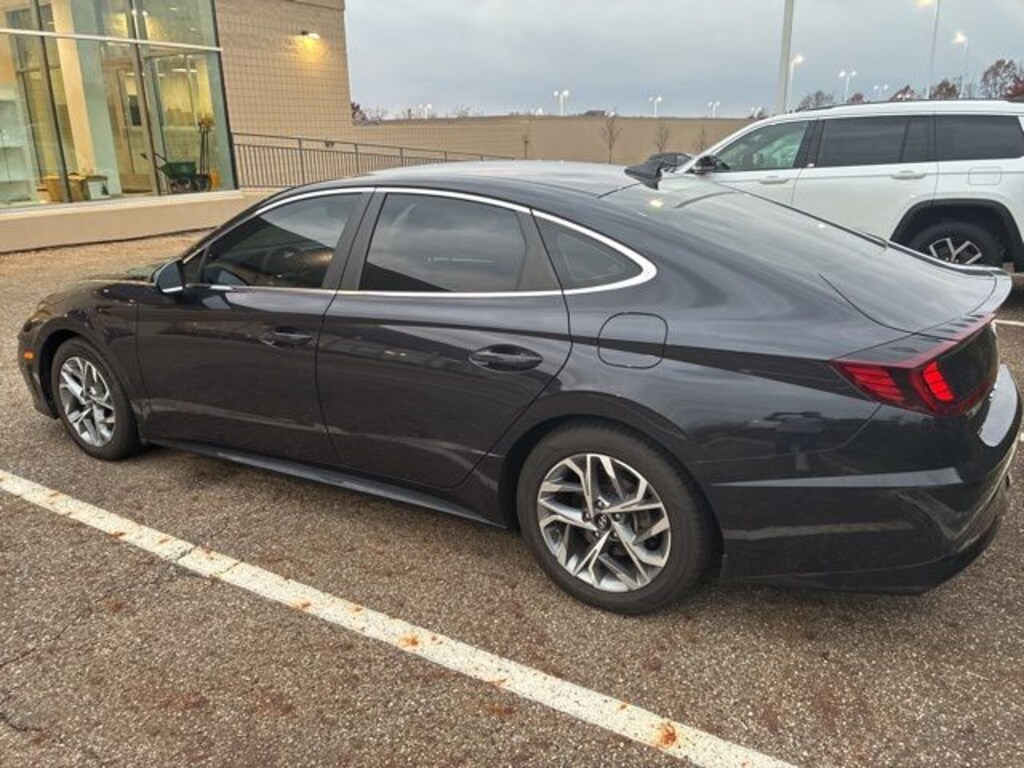 Used 2023 Hyundai Sonata SEL Sedan
