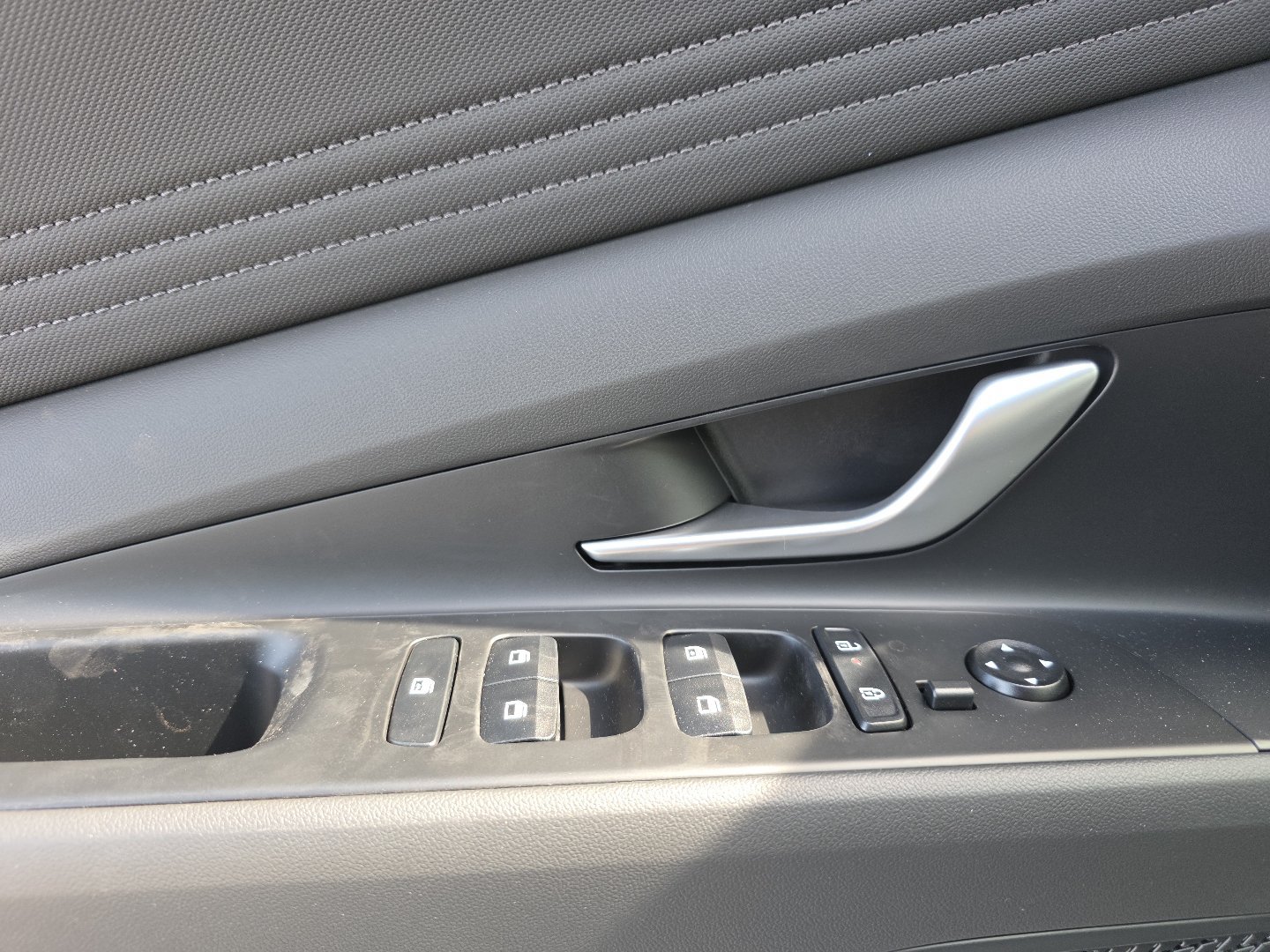 2026 Hyundai Elantra Limited - Photo 27