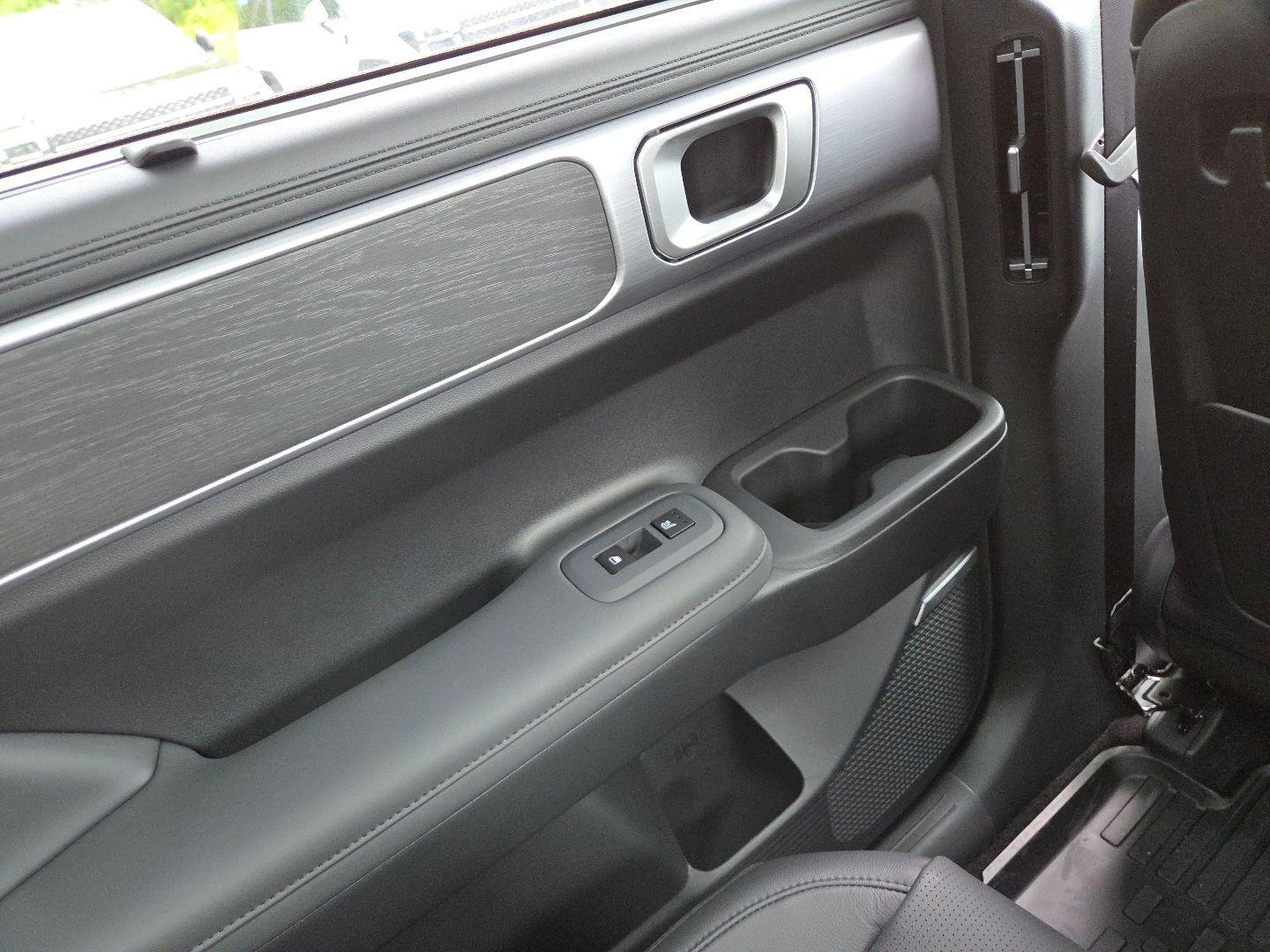 2026 Hyundai Santa Fe Limited - Photo 38