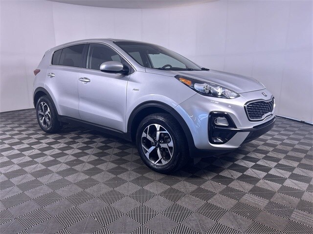 Used 2020 Kia Sportage LX with VIN KNDPMCAC7L7765165 for sale in Akron, OH