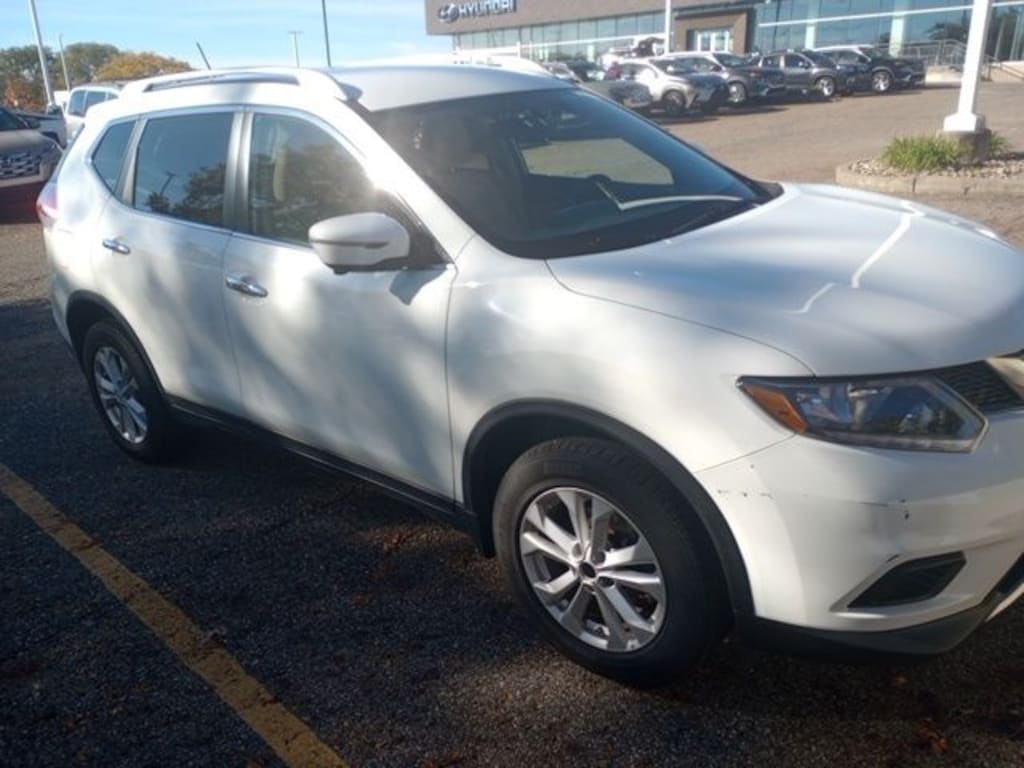 Used 2016 Nissan Rogue SV SUV