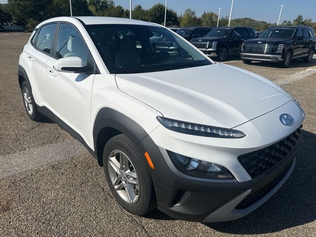 2023 Hyundai Kona SE photo 2
