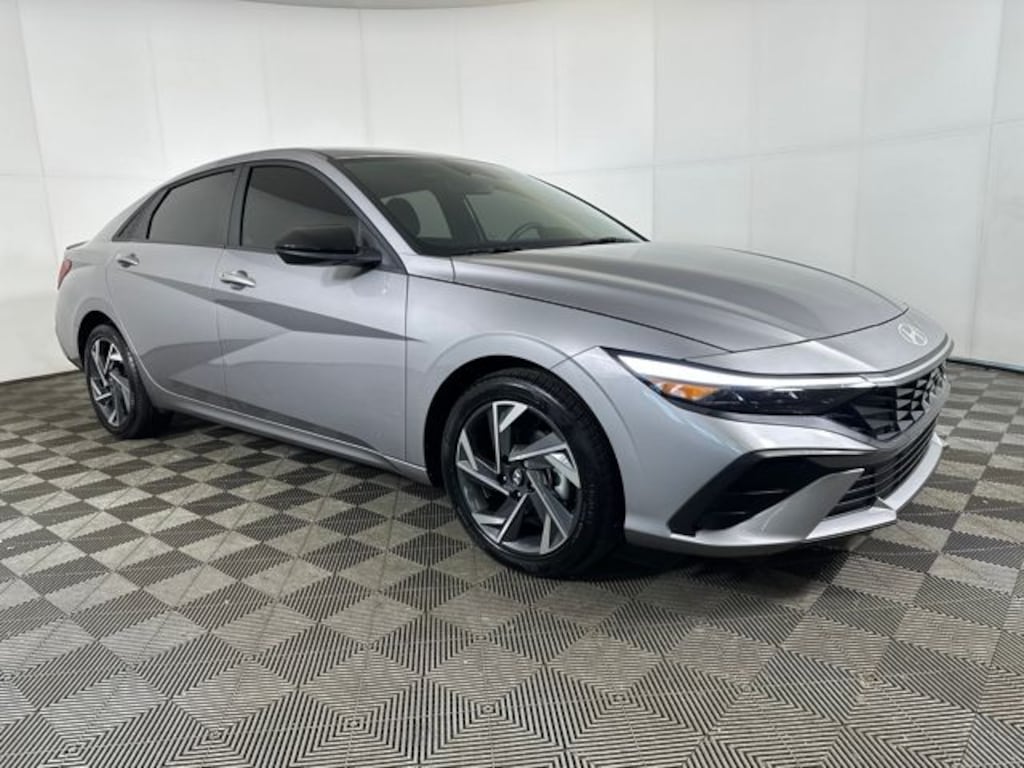Used 2025 Hyundai Elantra SEL Sport Sedan