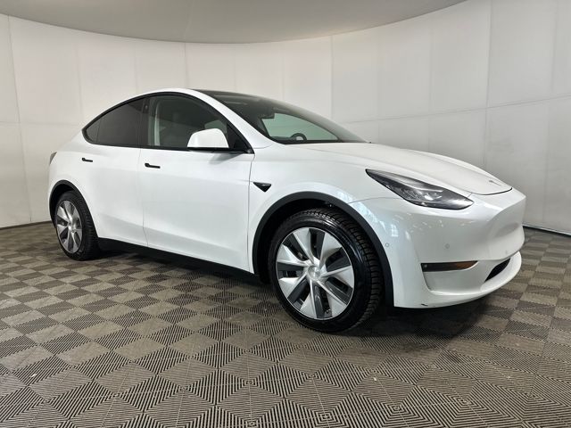 Used 2021 Tesla Model Y Long Range with VIN 5YJYGAEE4MF148829 for sale in Akron, OH