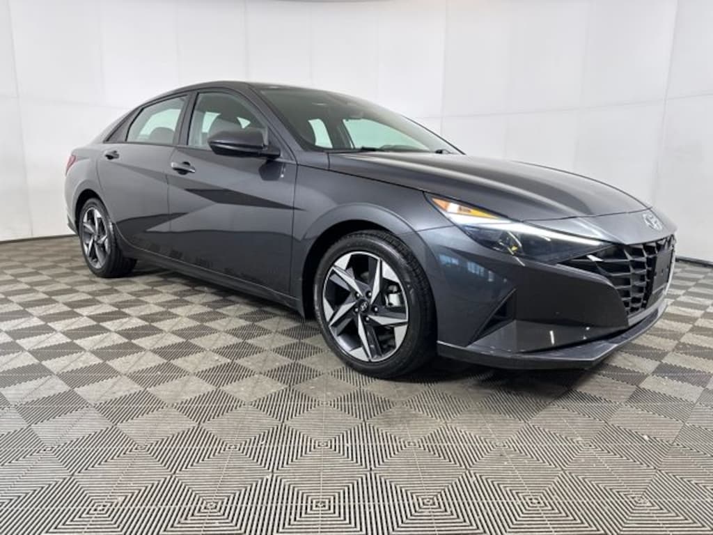 Used 2023 Hyundai Elantra SEL Sedan