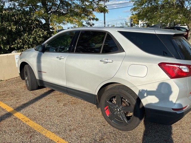 2019 Chevrolet Equinox LT photo 2