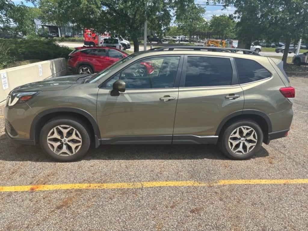 Used 2023 Subaru Forester Premium SUV