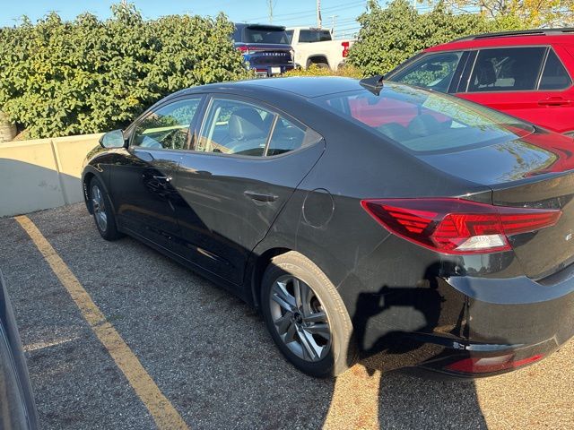 2020 Hyundai Elantra Value Edition photo 2