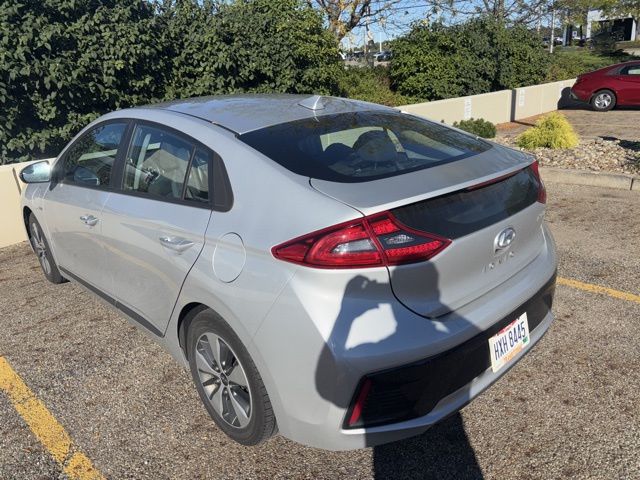 2019 Hyundai Ioniq Plug-In Hybrid photo 2