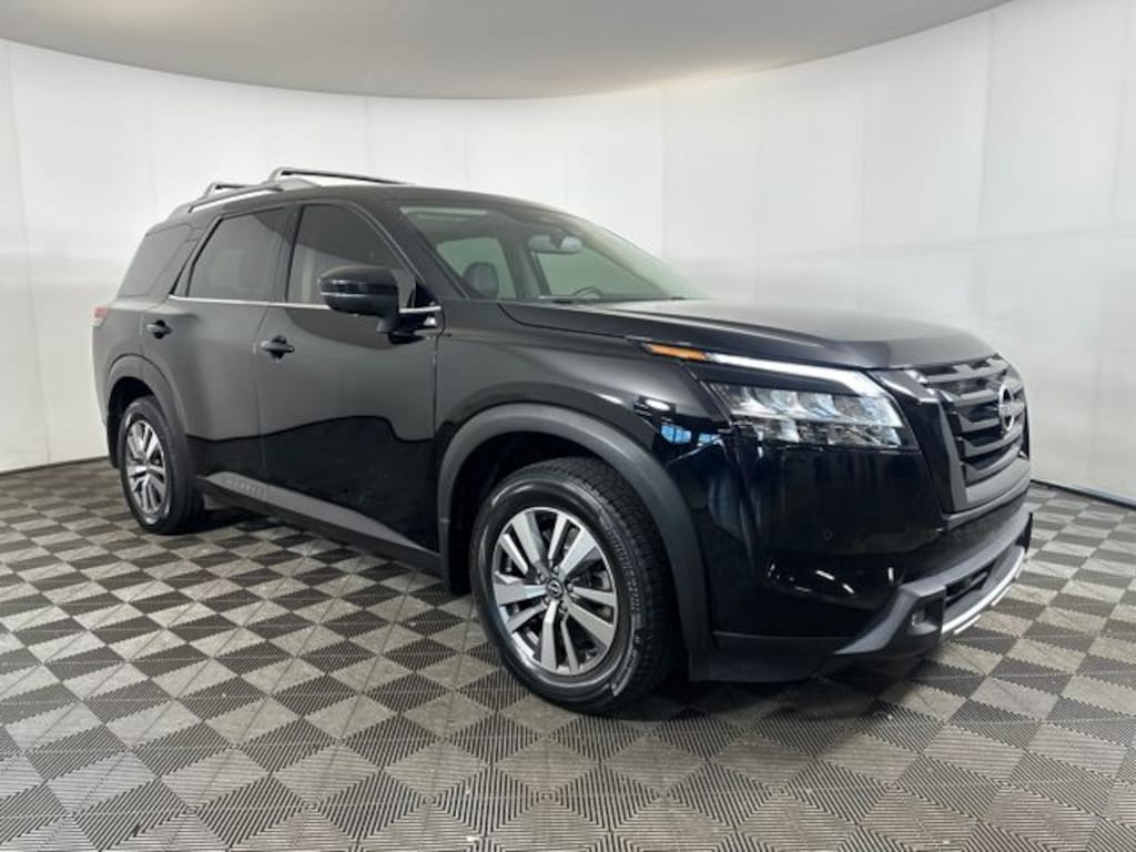 Used 2022 Nissan Pathfinder SL SUV