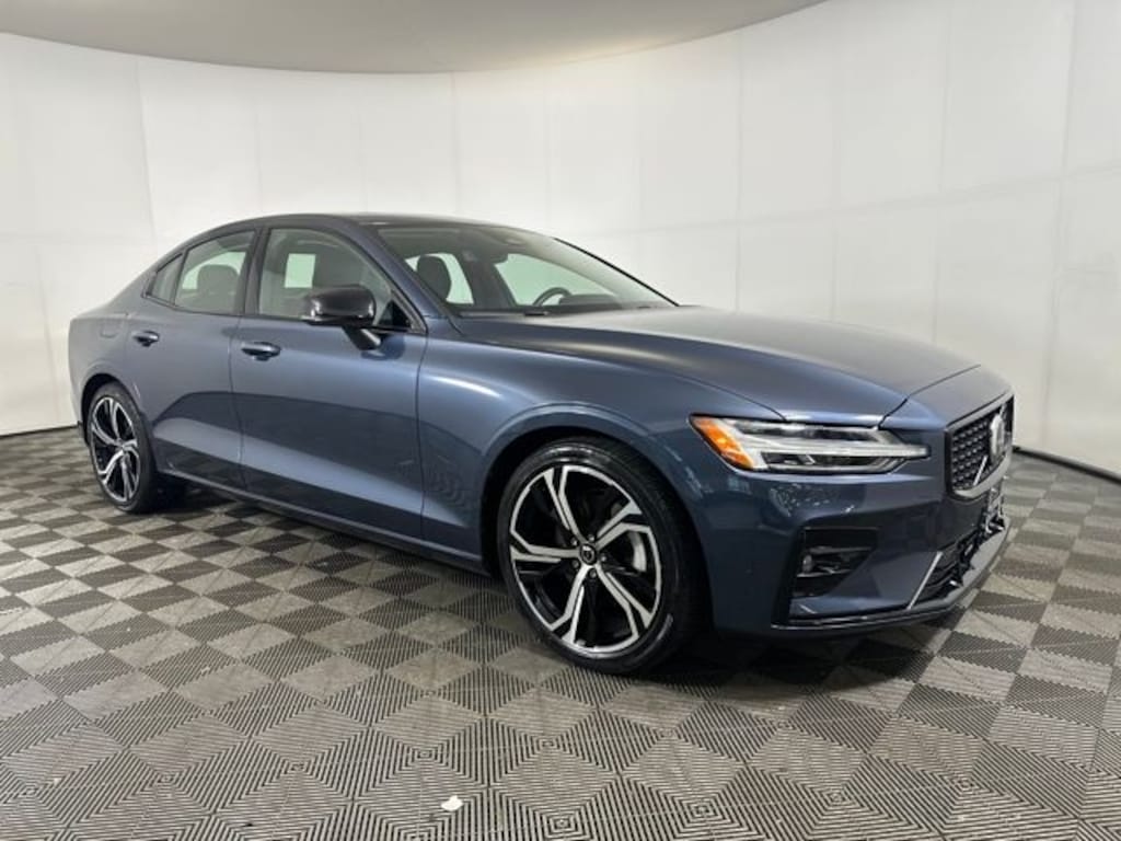 Used 2024 Volvo S60 B5 Core Dark Theme Sedan