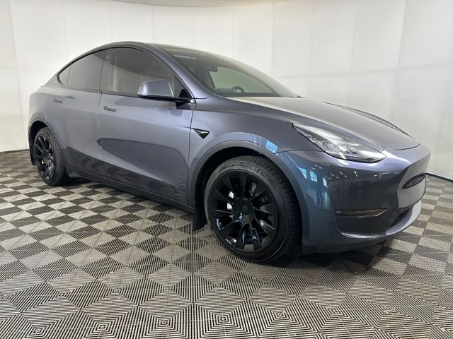 Used 2021 Tesla Model Y Long Range with VIN 5YJYGDEE8MF092587 for sale in Northfield, Minnesota