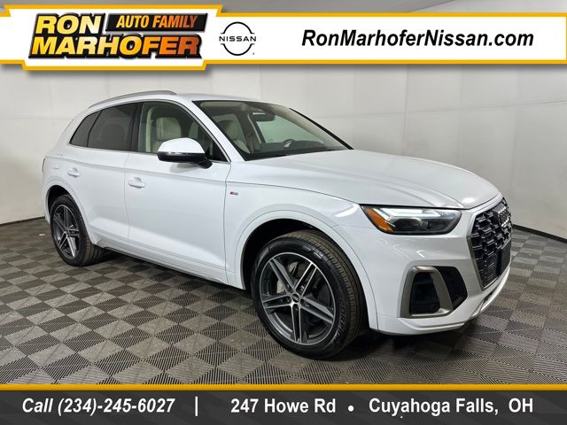 2022 Audi Q5 Premium Plus's photo