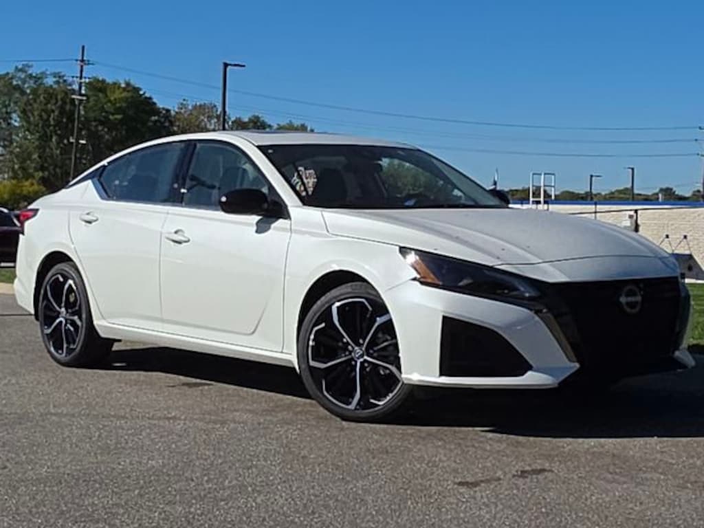New 2025 Nissan Altima 2.5 SR Sedan