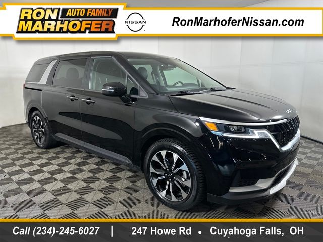 2022 Kia Carnival EX's photo