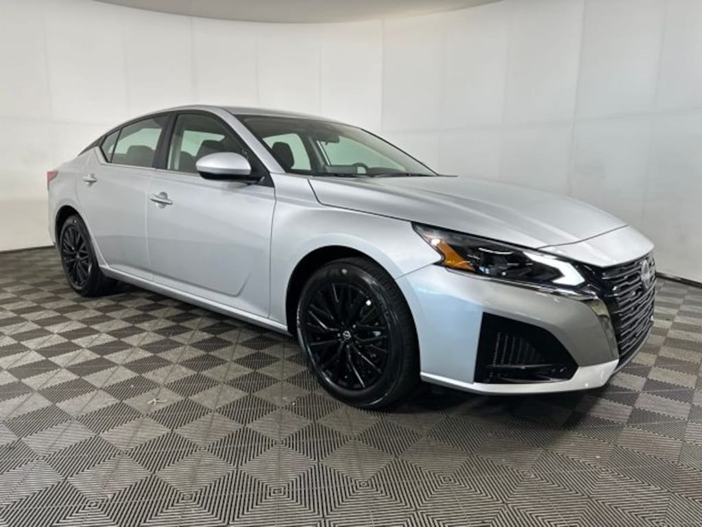 Used 2025 Nissan Altima 2.5 SV Sedan