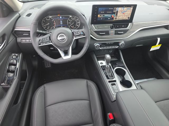 2025 Nissan Altima 2.5 SL photo 3