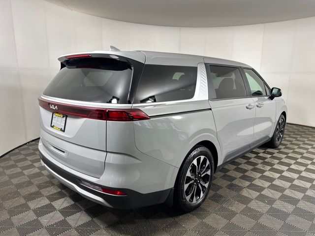 2024 Kia Carnival EX photo 3
