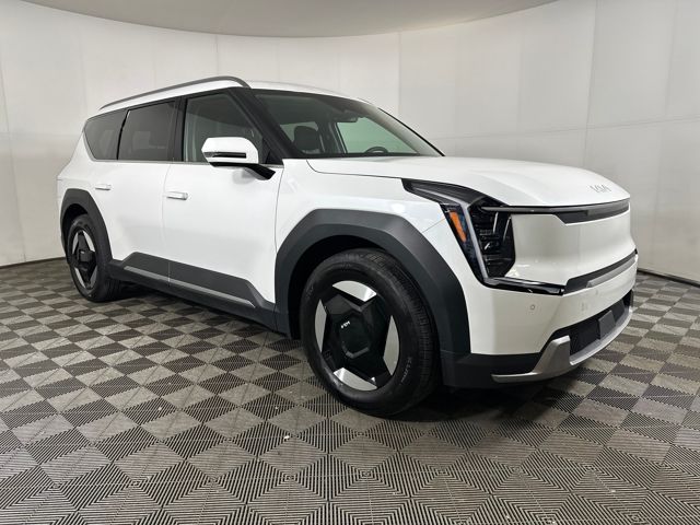 Used 2024 Kia Ev9 Wind with VIN KNDAFFS50R6044394 for sale in Cuyahoga Falls, OH