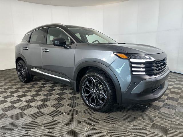 2025 Nissan Kicks SR photo 2