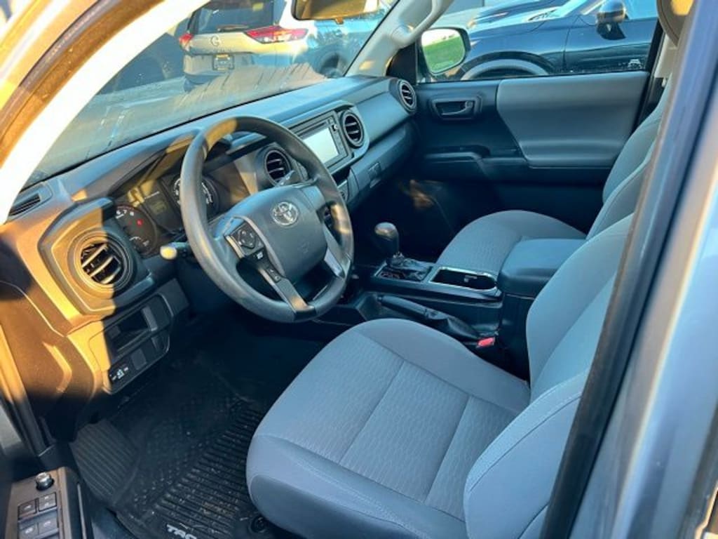 Used 2017 Toyota Tacoma  Truck Double Cab