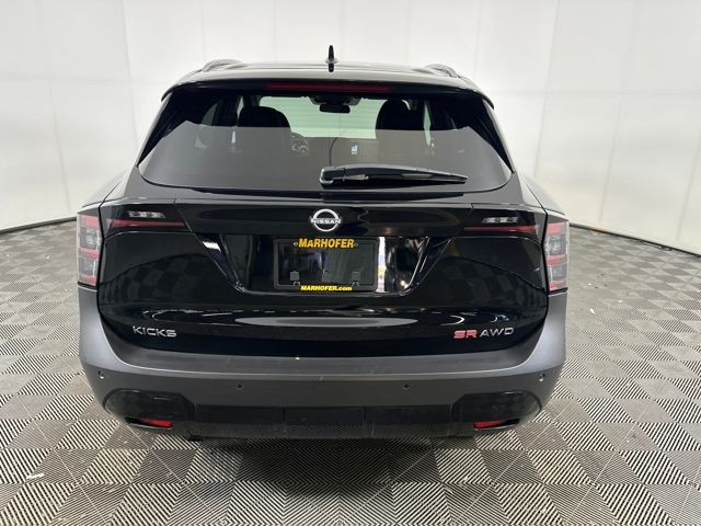 2025 Nissan Kicks SR photo 2