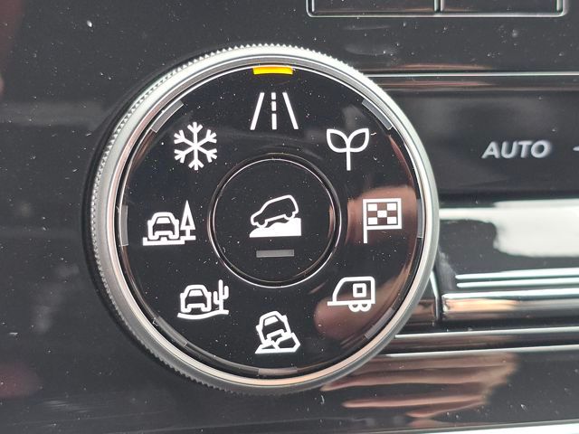 2025 Nissan Armada SL - Photo 10