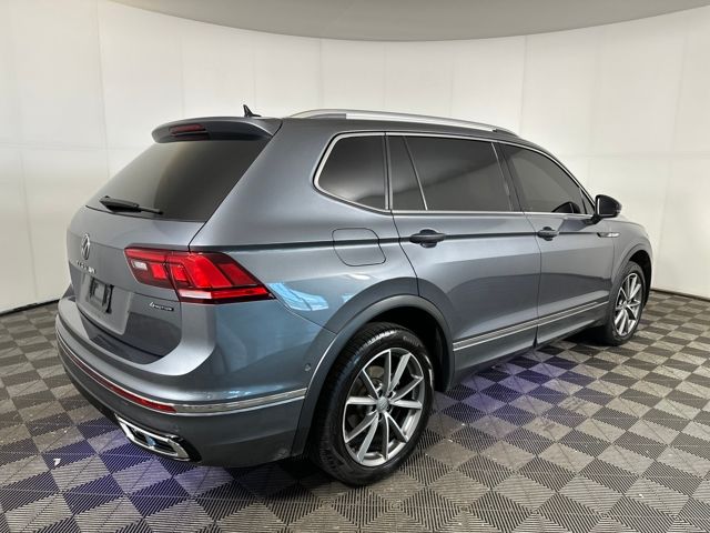 2024 Volkswagen Tiguan SEL R-Line photo 3