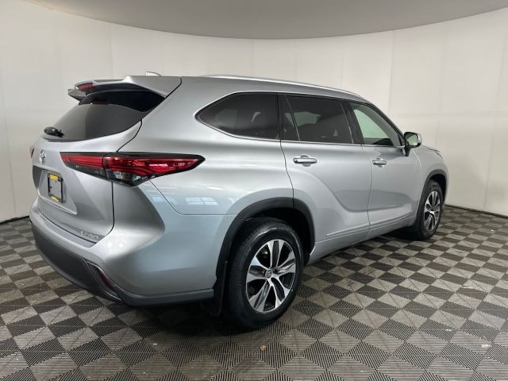 Used 2022 Toyota Highlander XLE SUV
