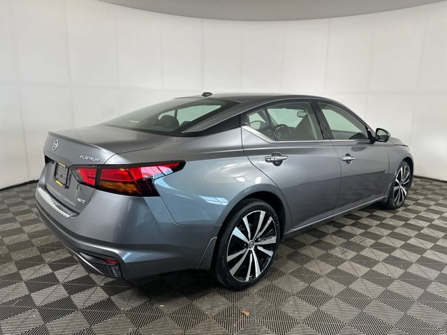 2021 Nissan Altima 2.5 Platinum photo 3