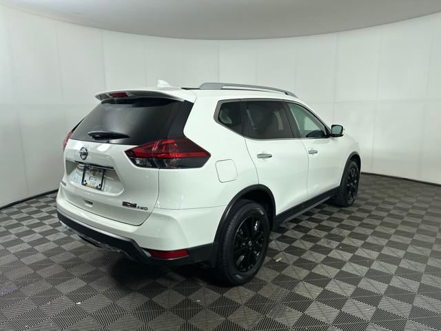 2020 Nissan Rogue SV photo 3