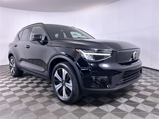 Used 2023 Volvo XC40 Plus with VIN YV4ED3UL5P2070573 for sale in Cuyahoga Falls, OH