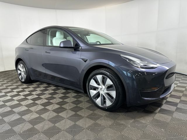 Used 2021 Tesla Model Y Long Range with VIN 5YJYGDEE8MF063347 for sale in Cuyahoga Falls, OH