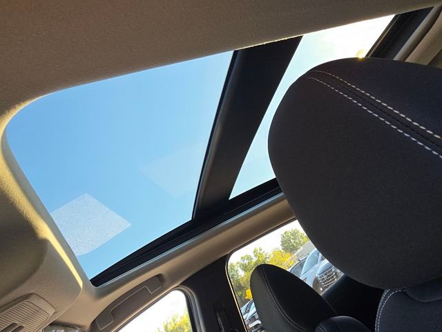 2026 Nissan Kicks SV photo 4