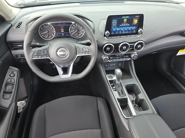 2025 Nissan Sentra SV photo 3