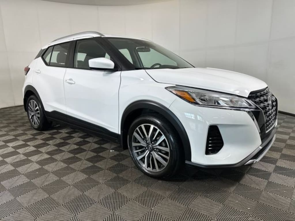 Used 2024 Nissan Kicks SV SUV